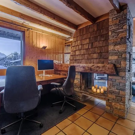 Chalet Familial Avec Wifi Et Parking Près D'argentière - Fr-1-343-258